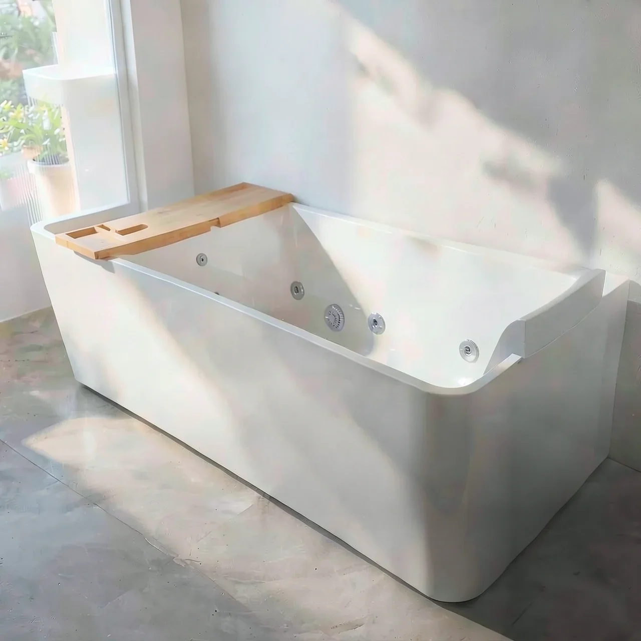 Ванна акриловая отдельностоящая пустая 1700 мм