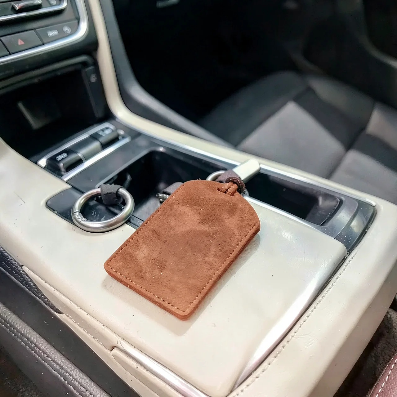 Чехол-картхолдер для ключей оранжевый для BMW