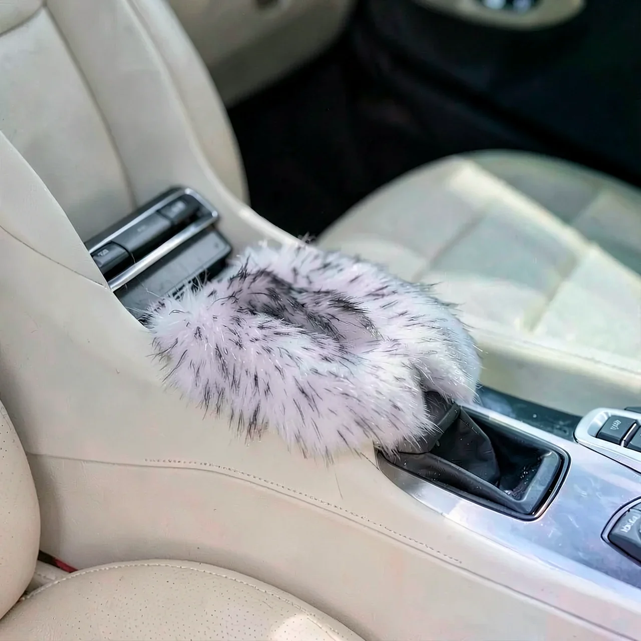Подлокотник автомобильный фиолетовый