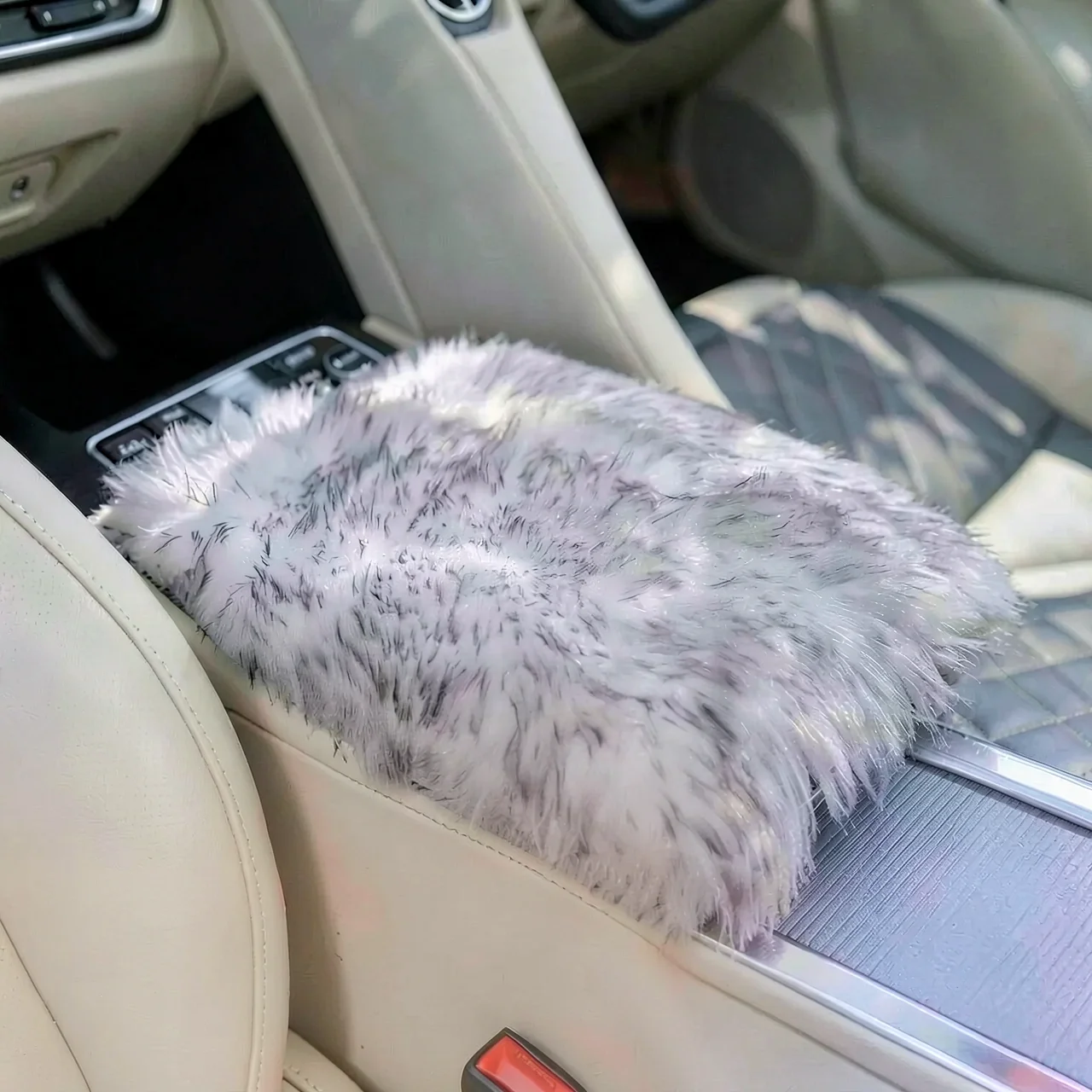 Подлокотник автомобильный розовый