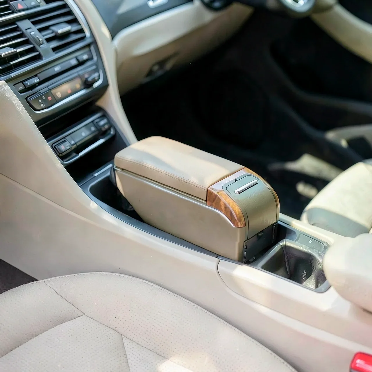 Подлокотник Volkswagen Santana 3000 бежевый