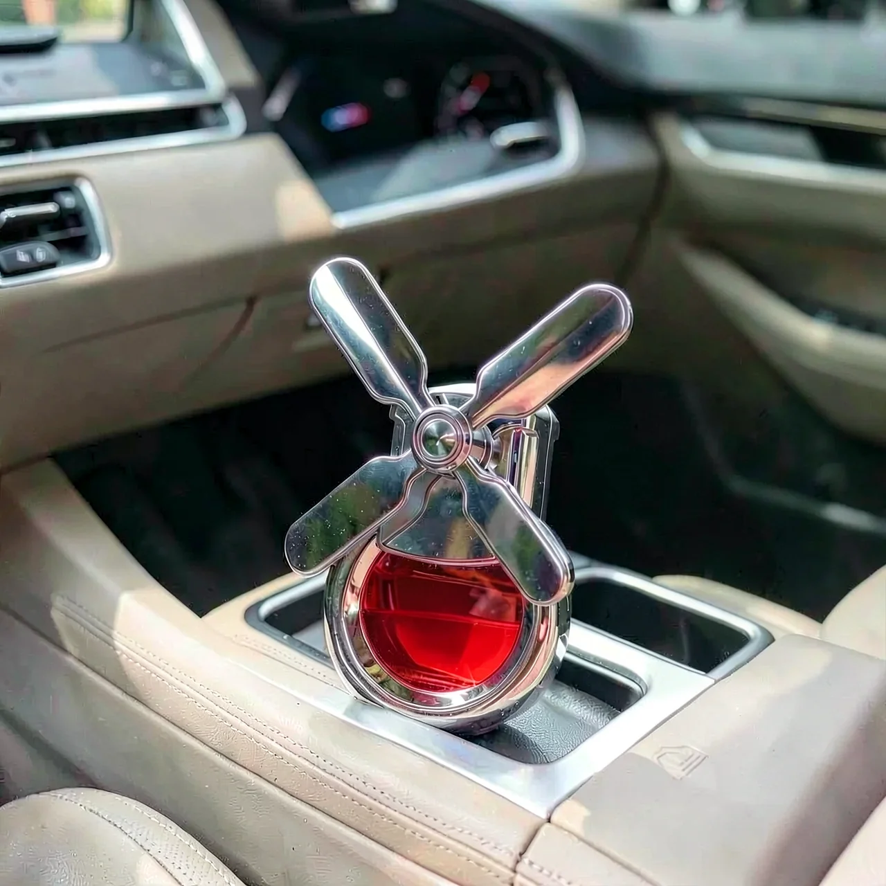 Автомобильный ароматизатор красный