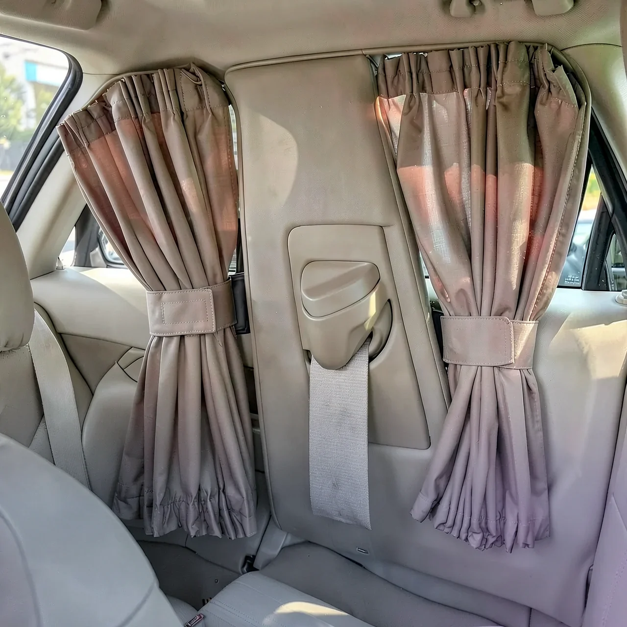 Шторы автомобильные бежевые, 50x47 см с резинкой