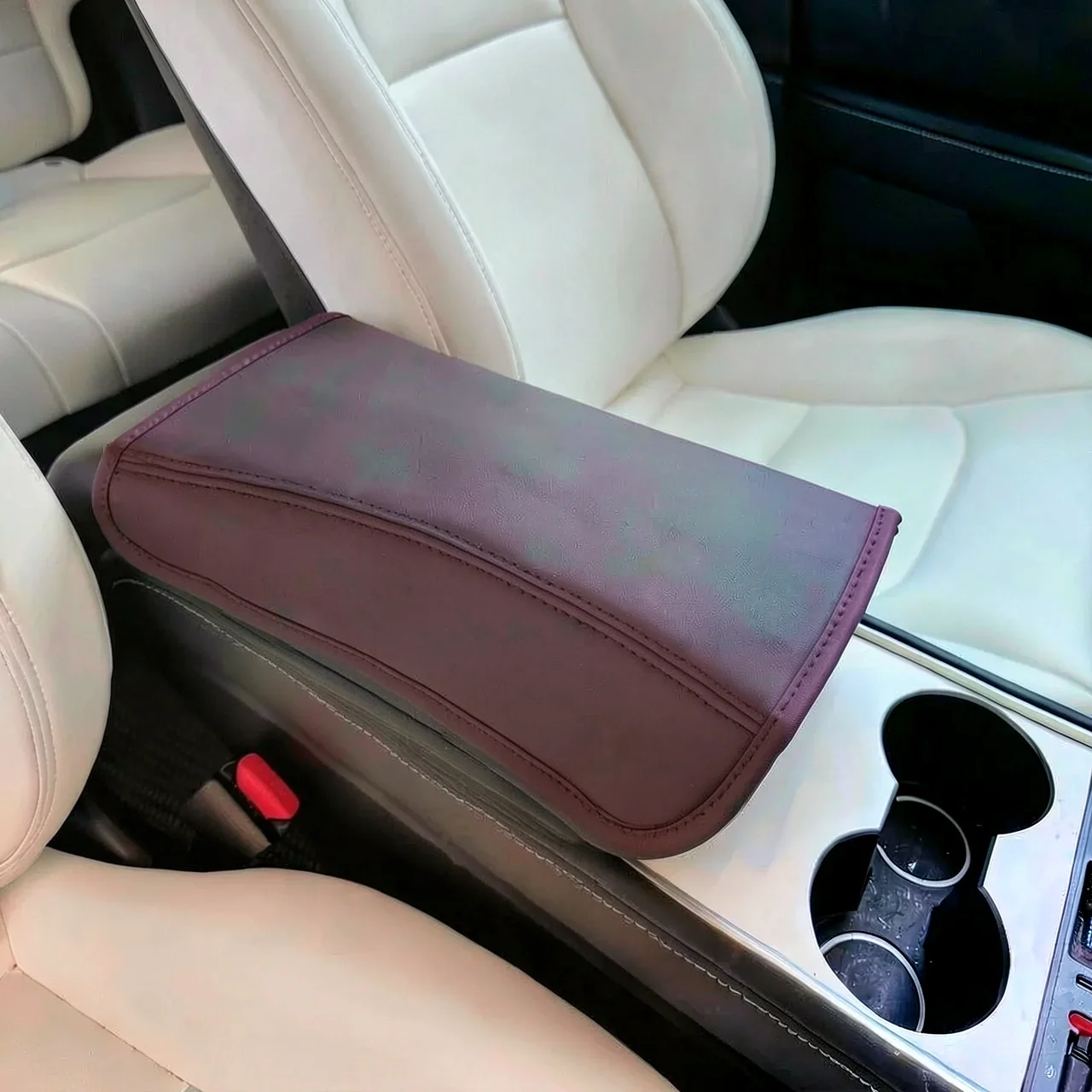 Чехол подлокотника Coolqi Tesla бордовый с тиснением