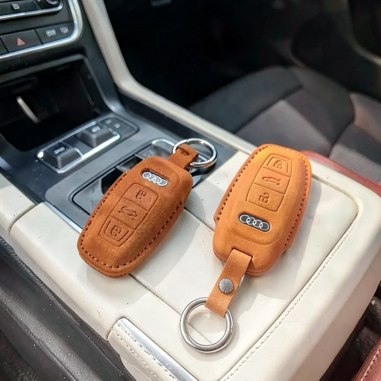 Чехол Audi замша оранжевый с ремешком
