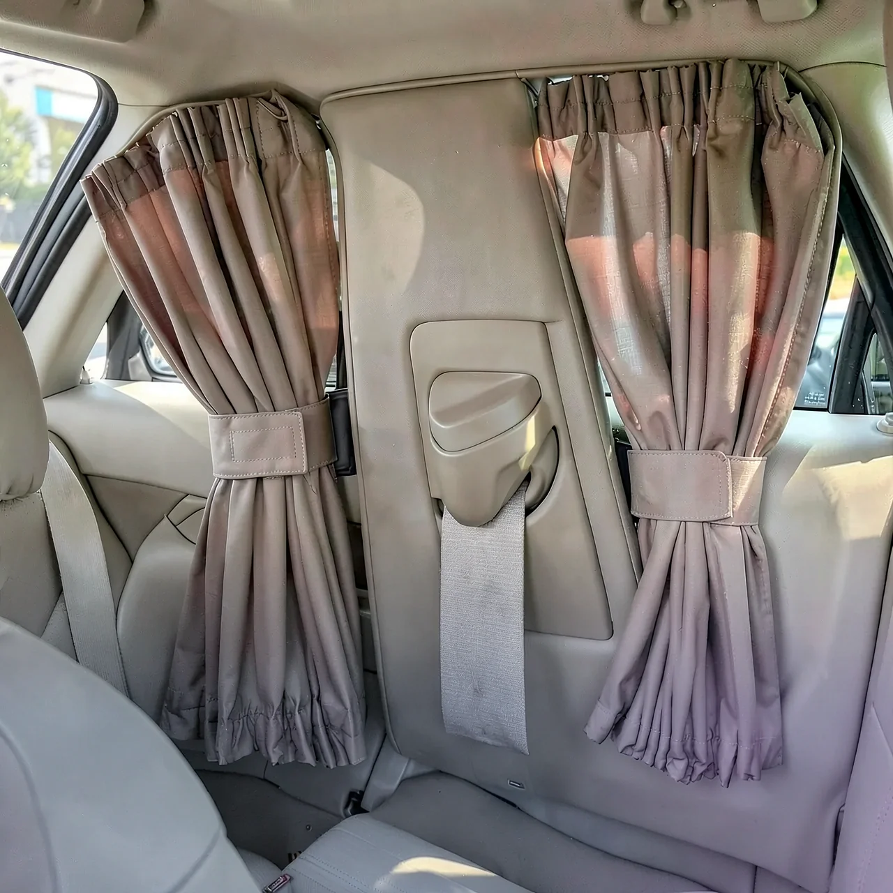 Шторы автомобильные серые, 70x47 см с резинкой