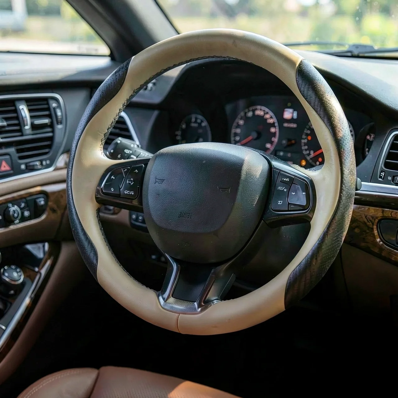 Чехол на руль Haval H6 черный карбон