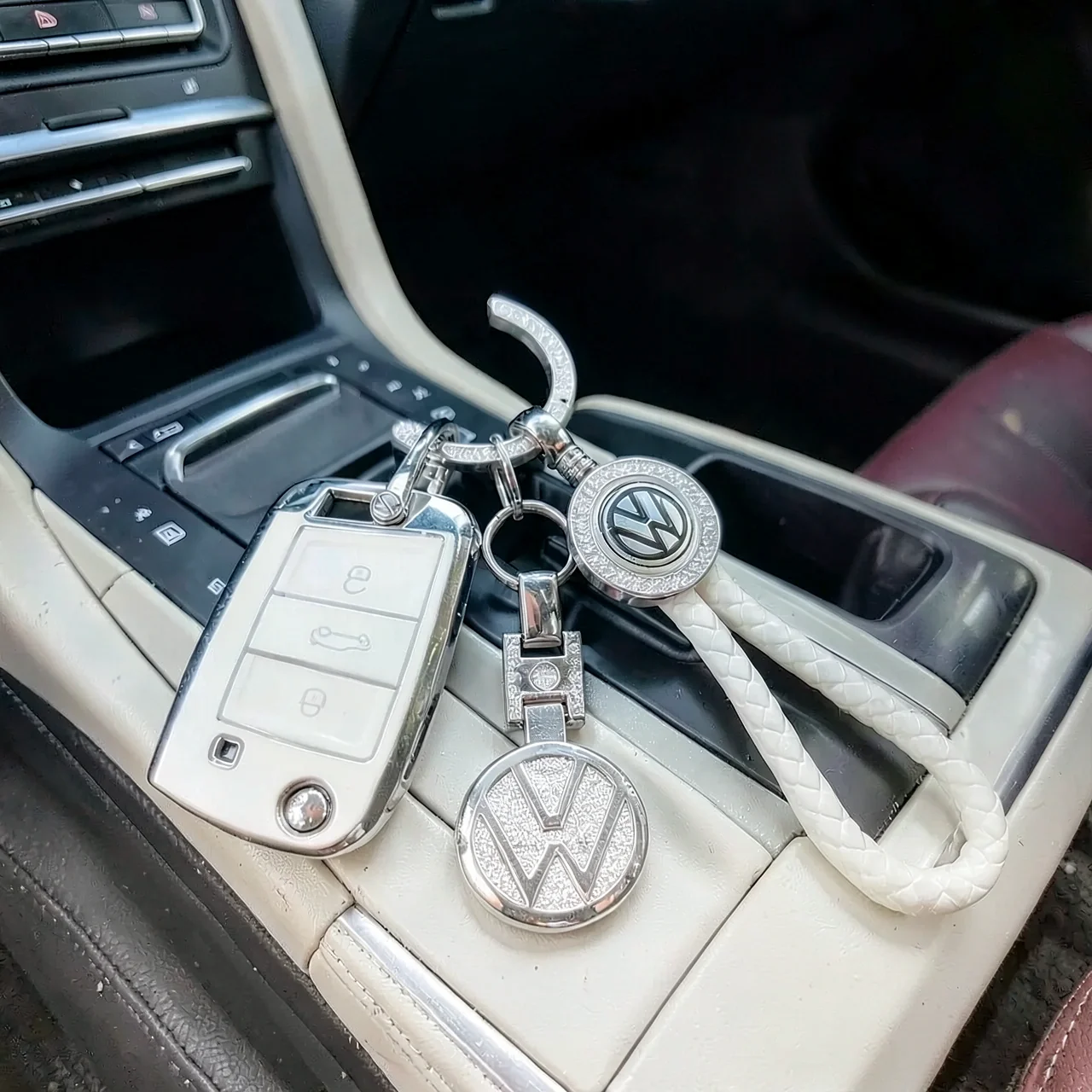 Чехол для ключа Volkswagen Huihuangda TPU белый с бриллиантовым логотипом