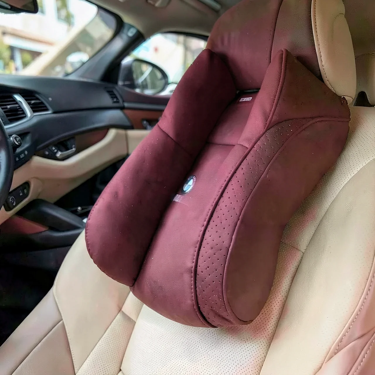 Подушка шейная BMW бордовая