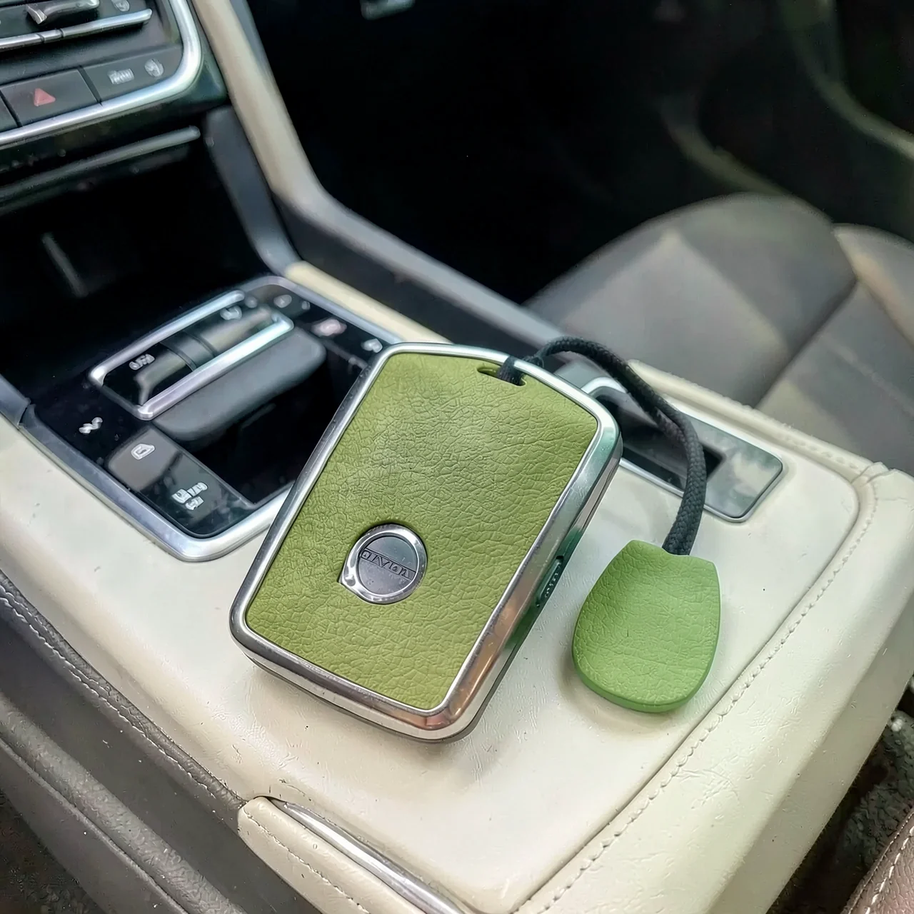 Чехол для ключа Volvo оливковый
