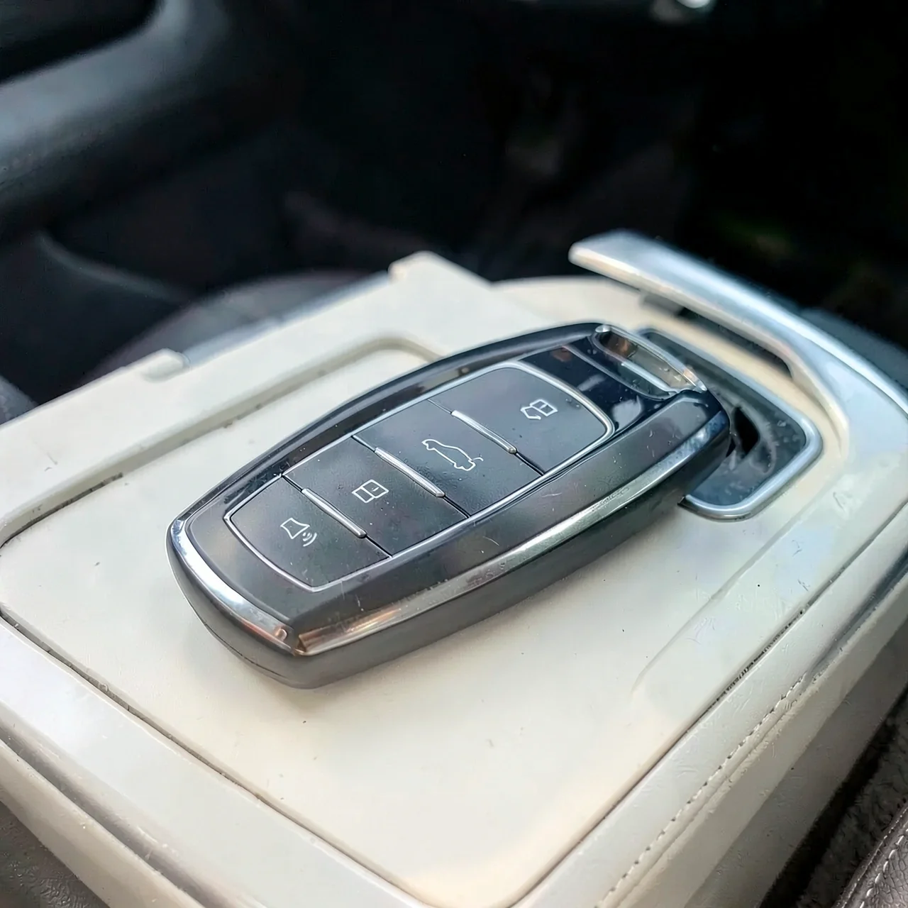 Чехол для ключа Haval 4 кнопки с ремешком