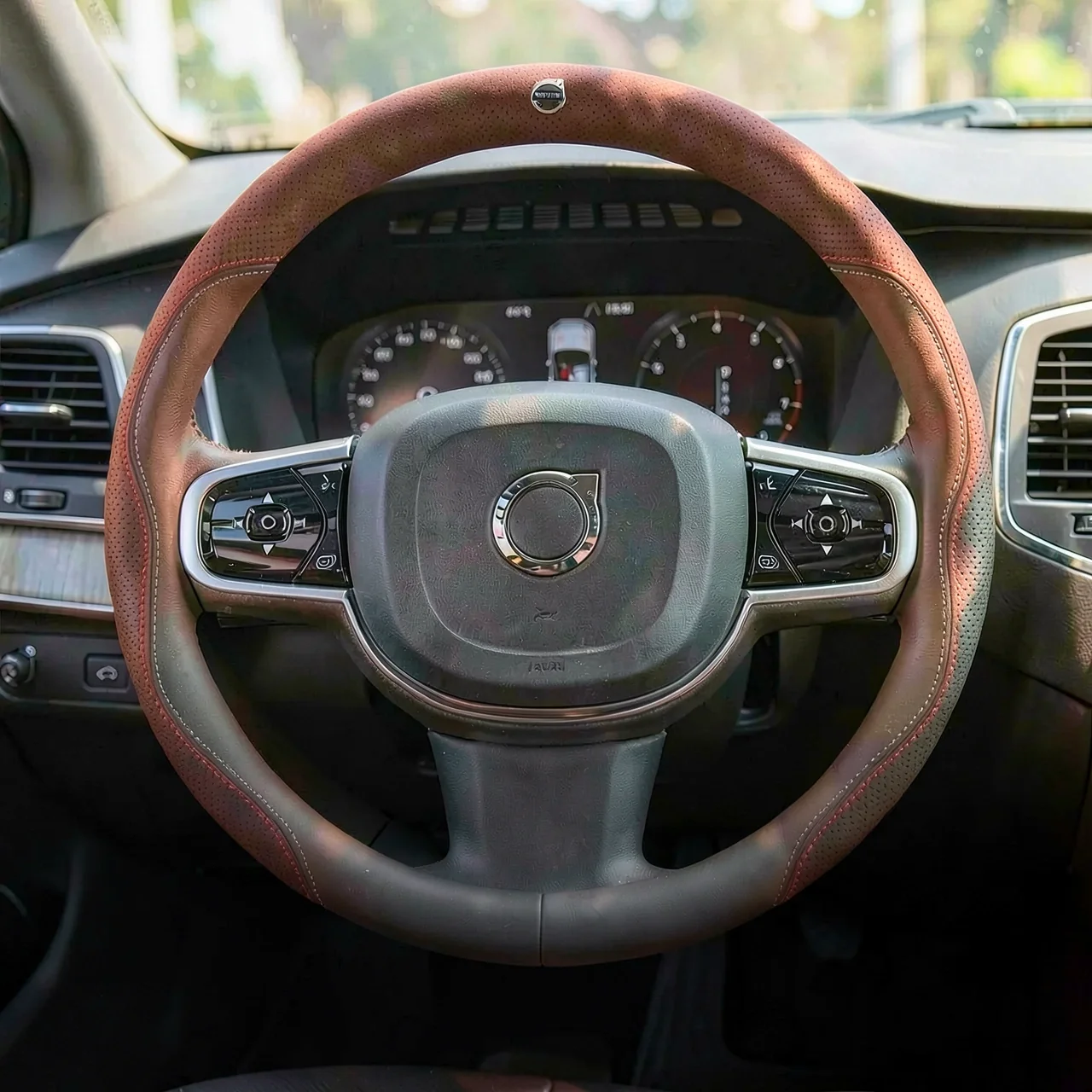 Чехол на руль Volvo красная прошивка с логотипом