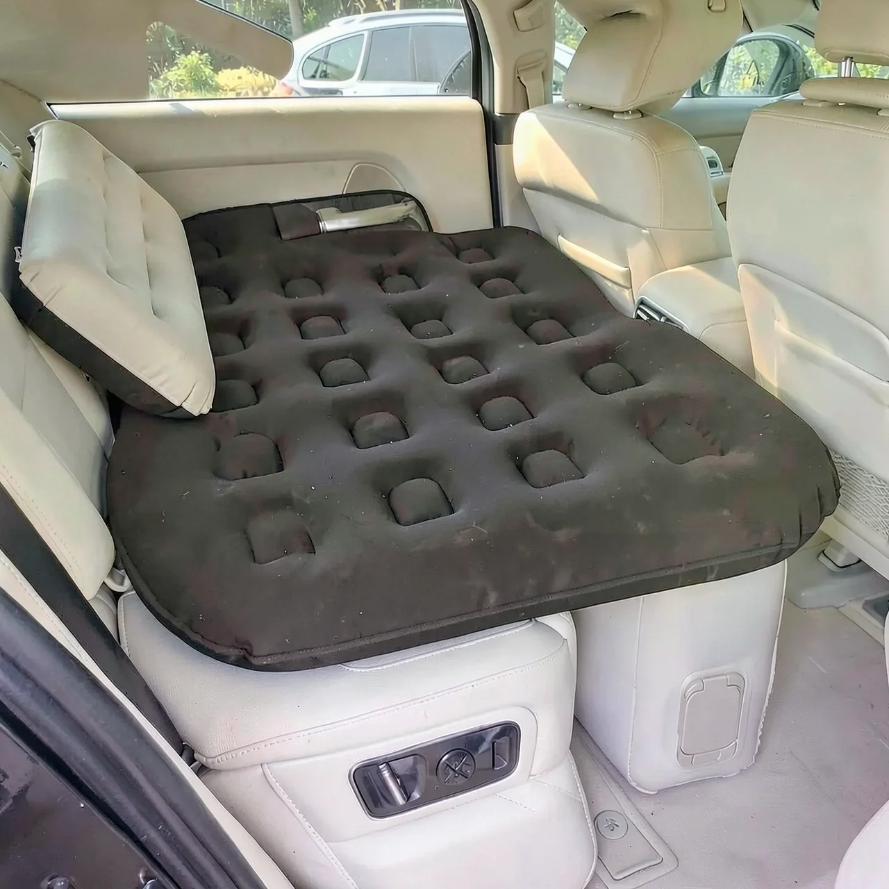 Автоматический надувной матрас Bymaocar BY-1750 бежевый с круглым пуфом