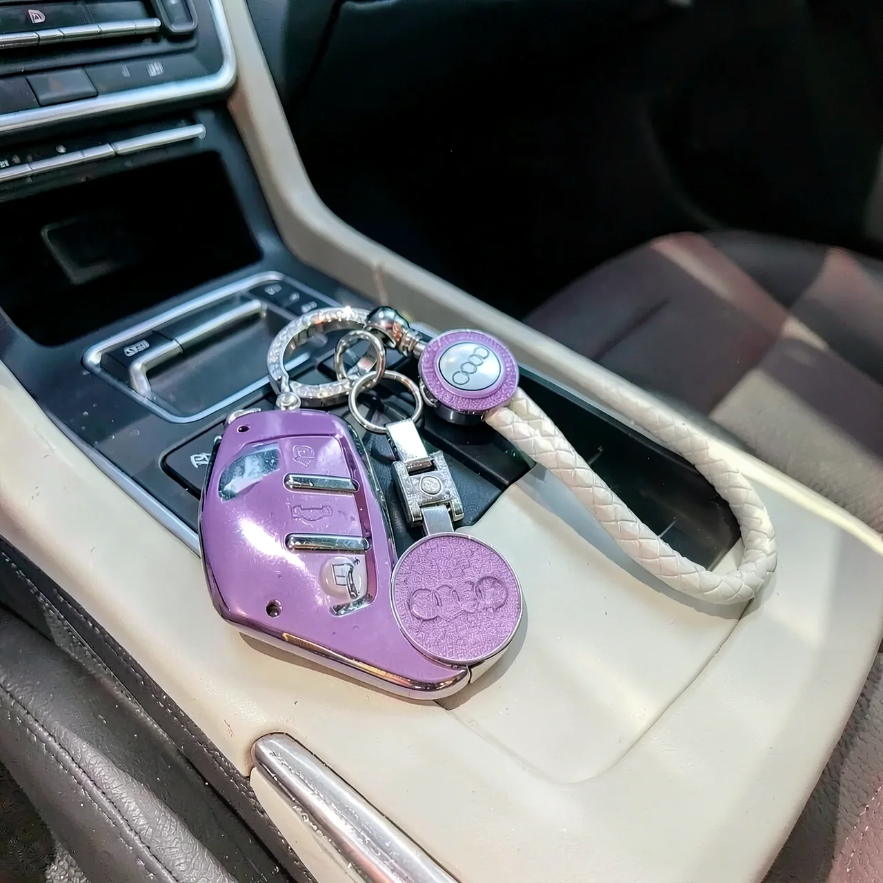 Чехол Audi E фиолетовый с кольцом