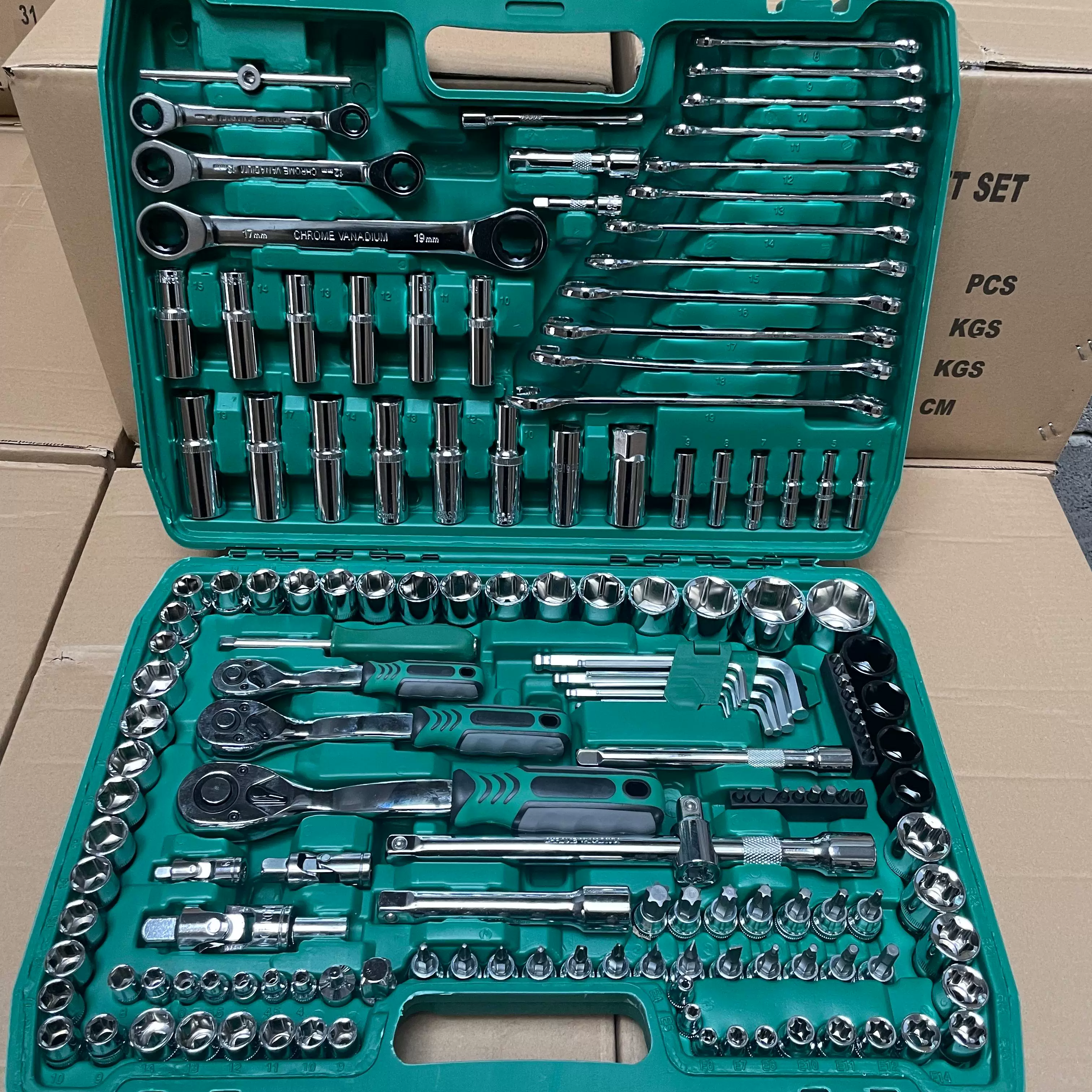 German quality auto repair tool set of 216 pieces, 72 teeth professional socket wrench set