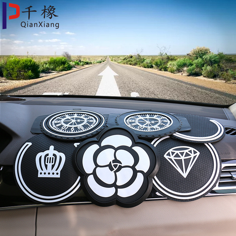 Camellia Car Anti -Slifer Pad Perfume Ornament Ornament Car Decoration Diamond Diamond Stick