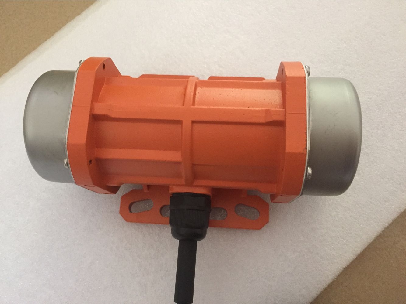 Vibration motor small vibration motor 30W-120W micro vibrator speed control vibration motor vibrating screen motor