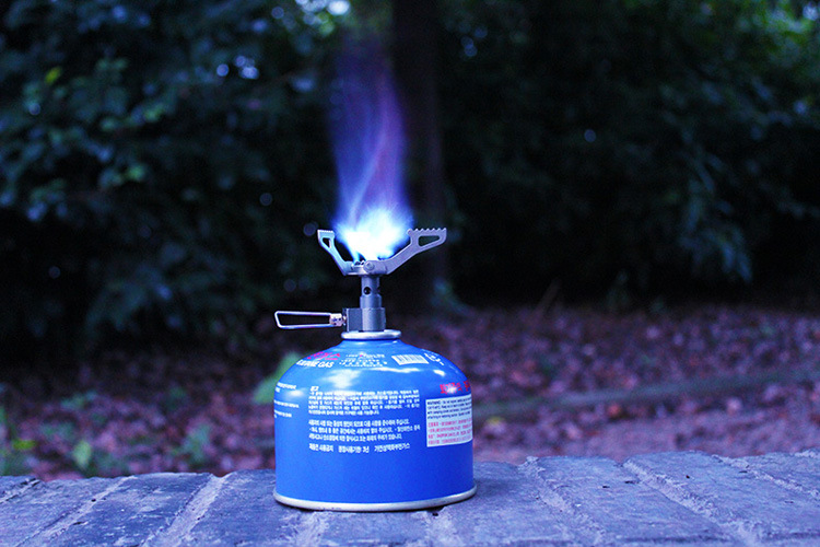BRS Titanium Alloy Outdoor Stove Ultra Light Folding Portable Camping Gas Stove Head Strong Fire Butane Gas Stove