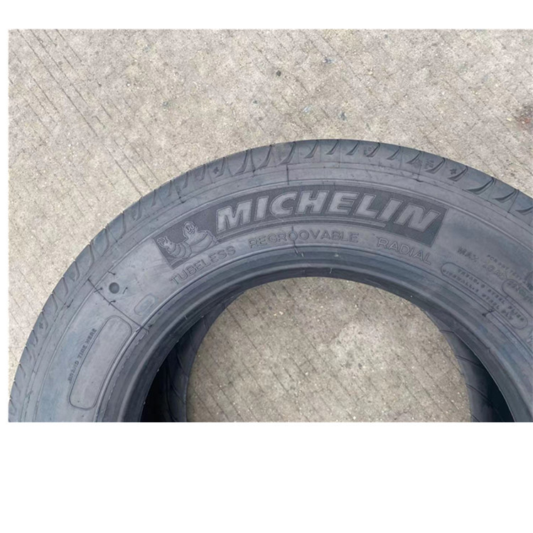 米其林 Шина 215/75R17,5 235/75R17,5 265/55R17,5 Высоко -энд Китайский проход посвящен