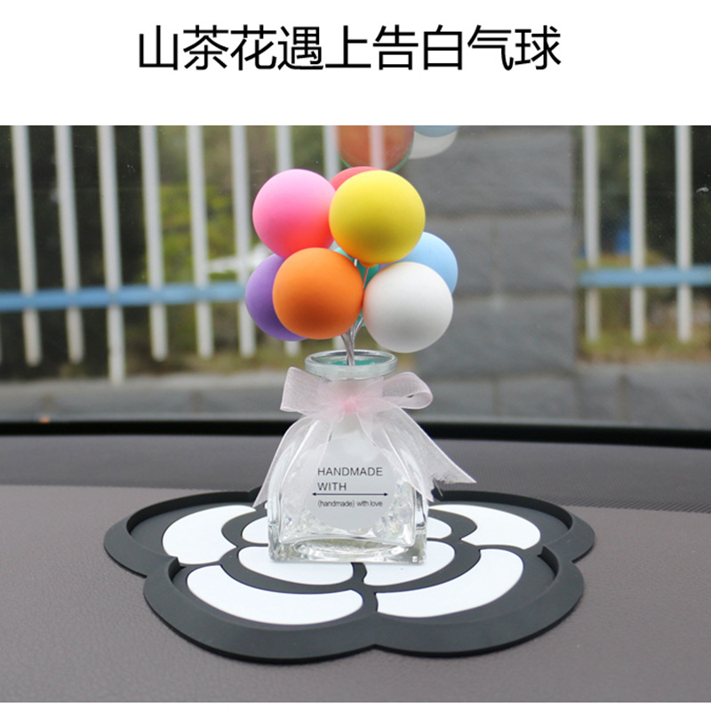 Camellia Car Anti -Slifer Pad Perfume Ornament Ornament Car Decoration Diamond Diamond Stick