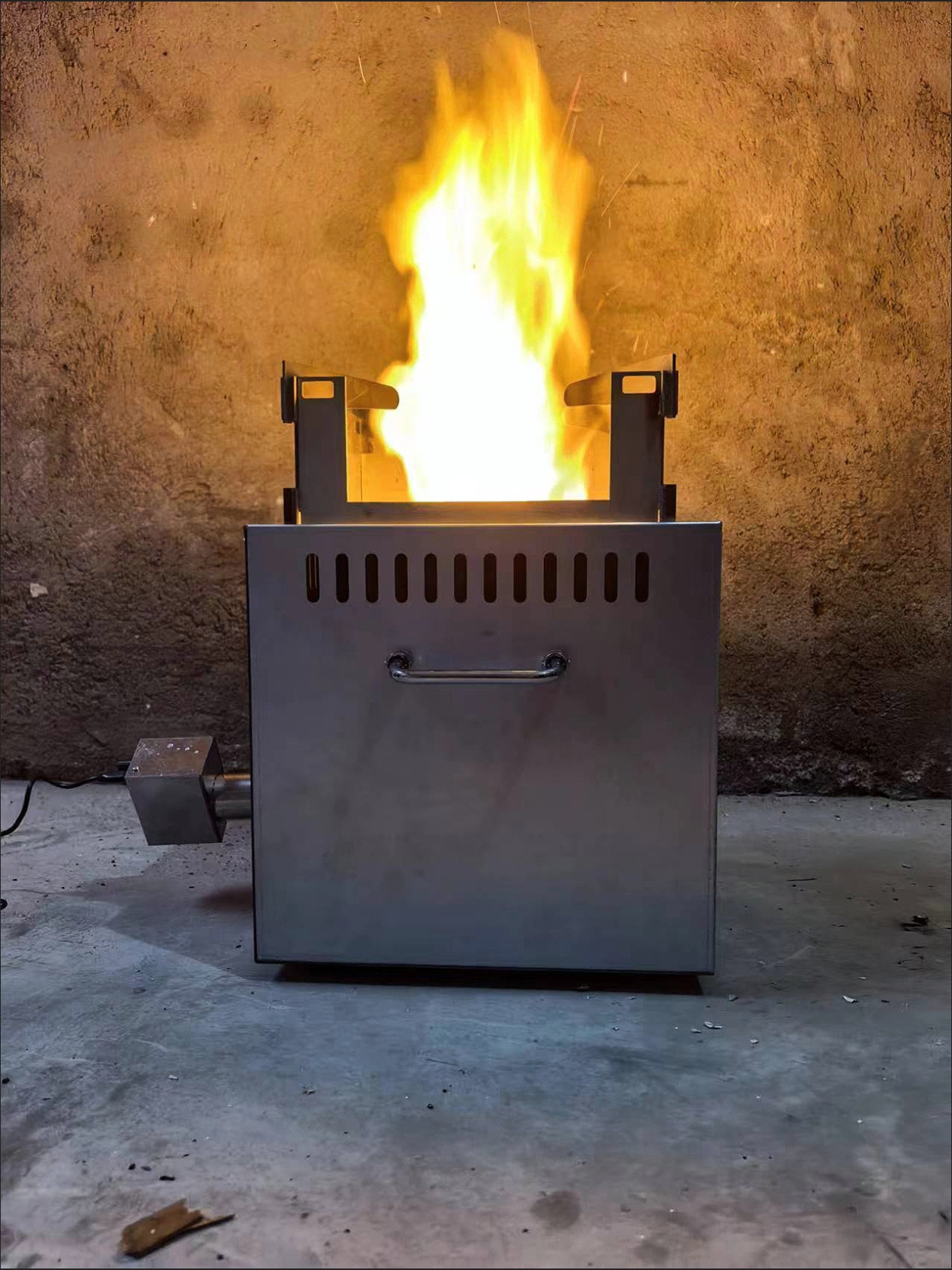 Outdoor firewood stove, travel raging stove, portable new type gasifier, household firewood burning new type of picnic stove