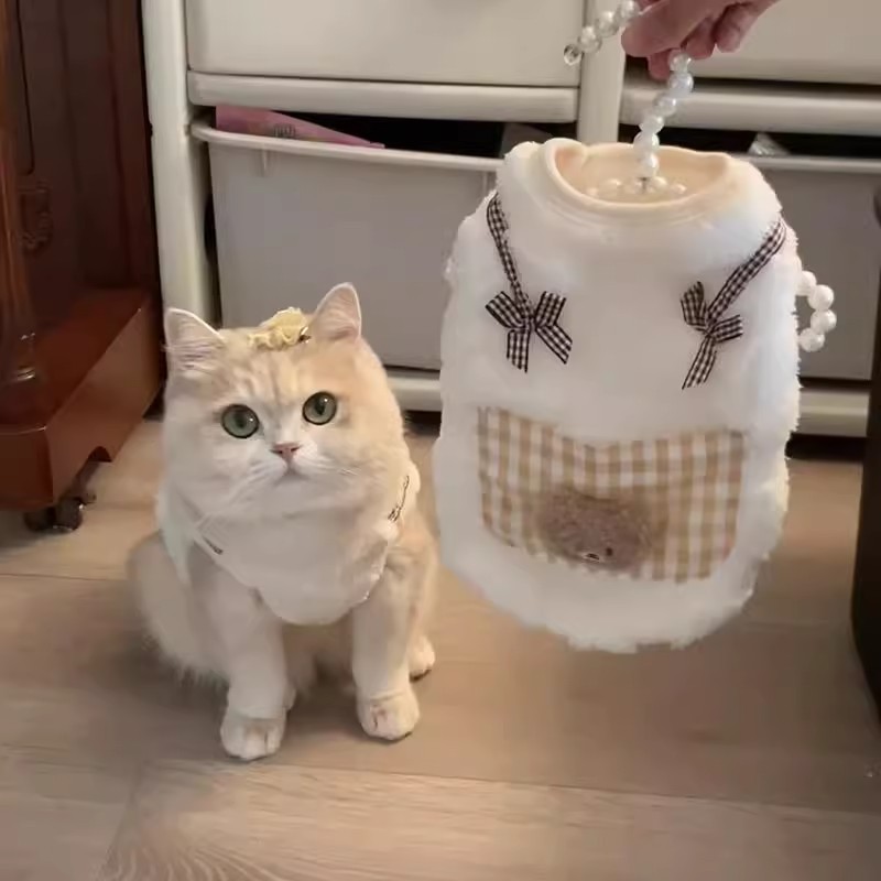 Одежда для кошек на осень и зиму, нелиняющее теплое флисовое короткое британское короткое рэгдолл-кошачье пальто с золотым градиентом для домашних животных, утолщенное двуногое хлопковое пальто
