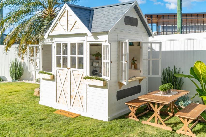 Courtyard wooden house, outdoor children's game assembly, tree house, anti-corrosion wood, mobile garden, pavilion, solid wood house as shown in the picture