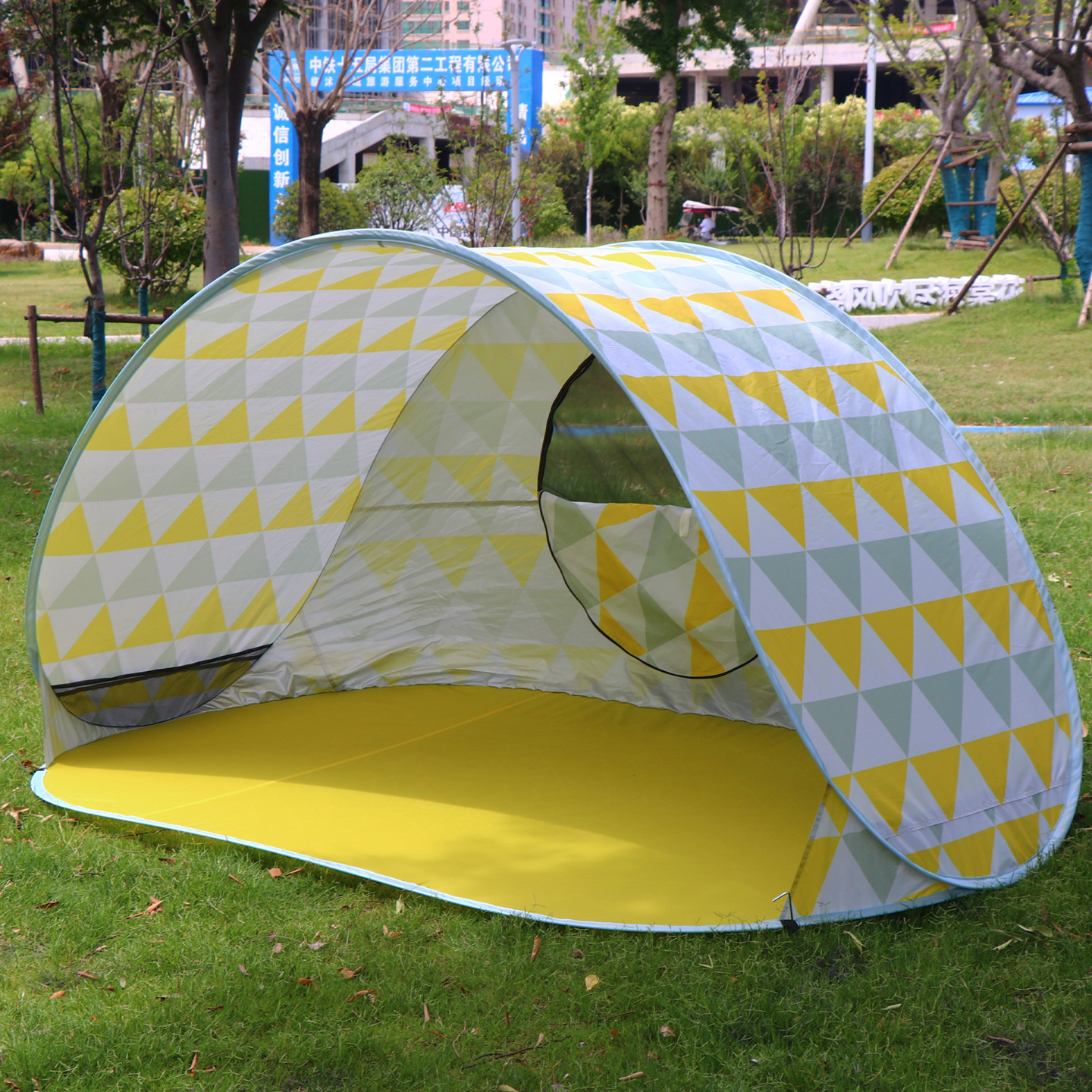 Internet celebrity tent, outdoor camping, folding, portable spring outing, summer sun protection, children's thick beach, seaside game house