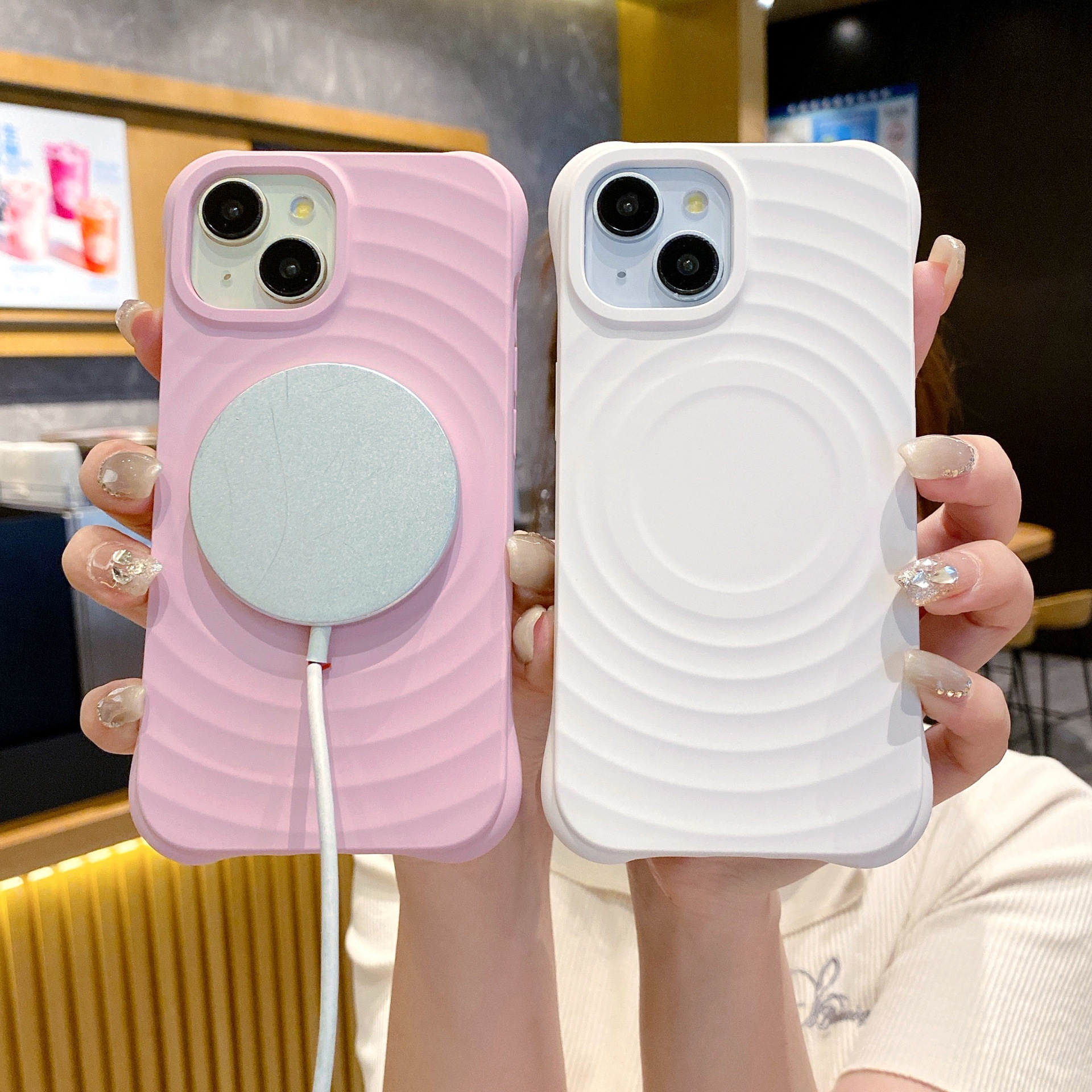 Apple 15 is suitable for iPhone 16 Pro with a liquid silicone phone protective case and 3D 3D creative design