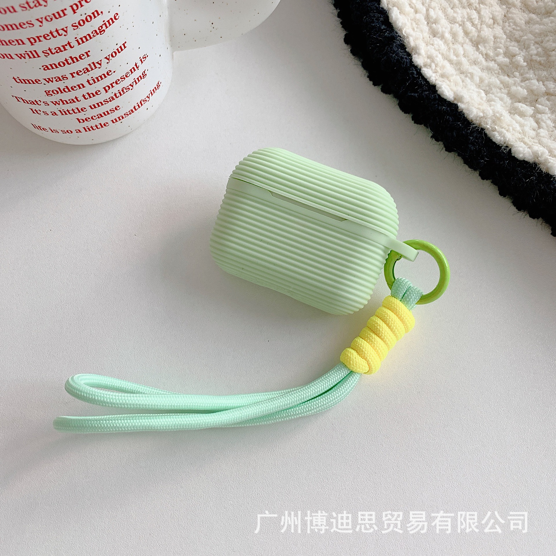 硅胶苹果耳机套软硅胶带手绳airpods2025pro3耳机壳手绳肤感软壳