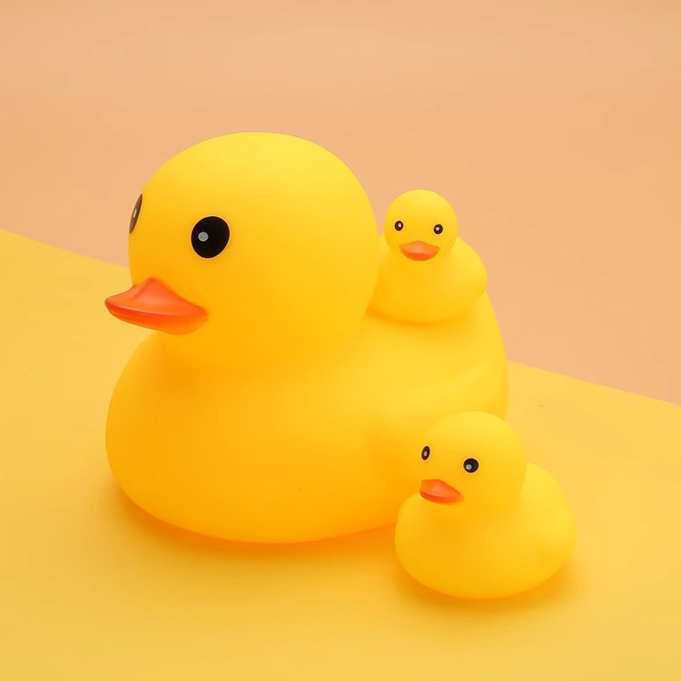Baby bath toy, yellow duck, children's swimming pool, playing in the water, pinching, making noise, internet celebrity, little duck, boy and girl, baby
