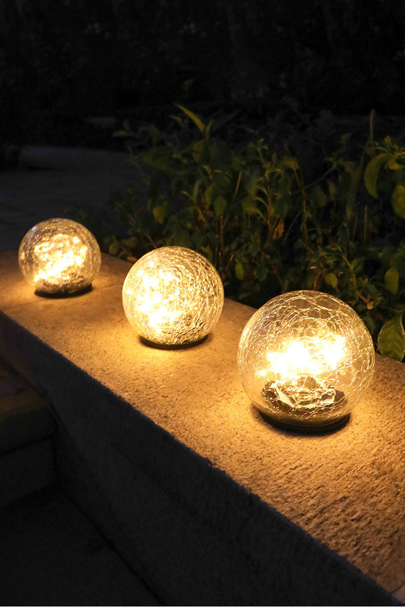 Solar powered ice hockey ground lamp, lawn plug-in lamp, outdoor courtyard garden, step atmosphere decoration, LED crack light
