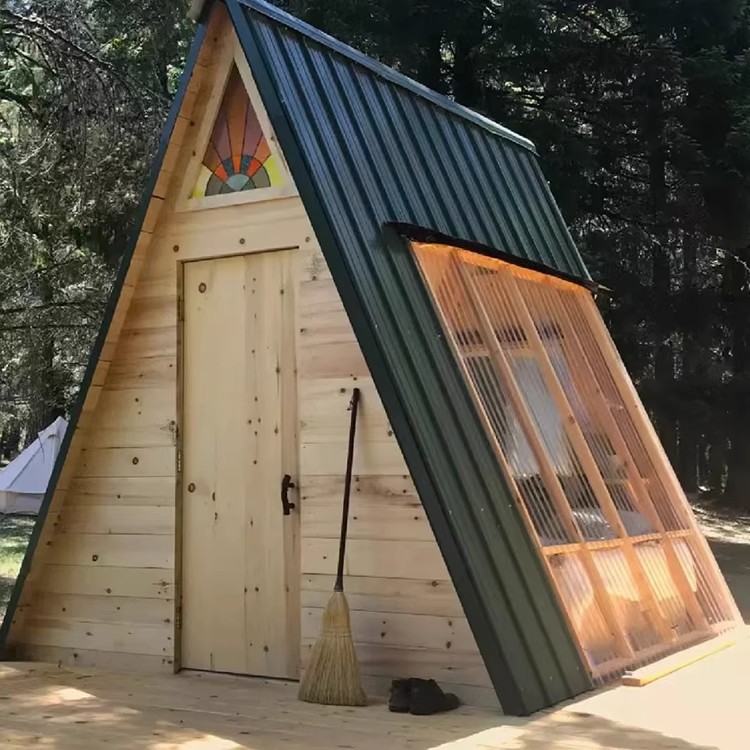 Internet famous scenic spots, farmhouses, homestays, wooden houses, mobile villas, outdoor children's anti-corrosion cabins, triangular treehouses