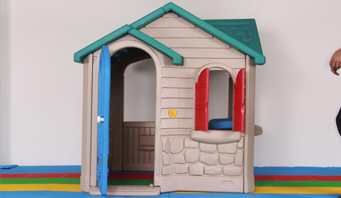 Children's Outdoor Toy and Game House Environmental Plastic Small House Kindergarten Outdoor Toy House Mushroom House