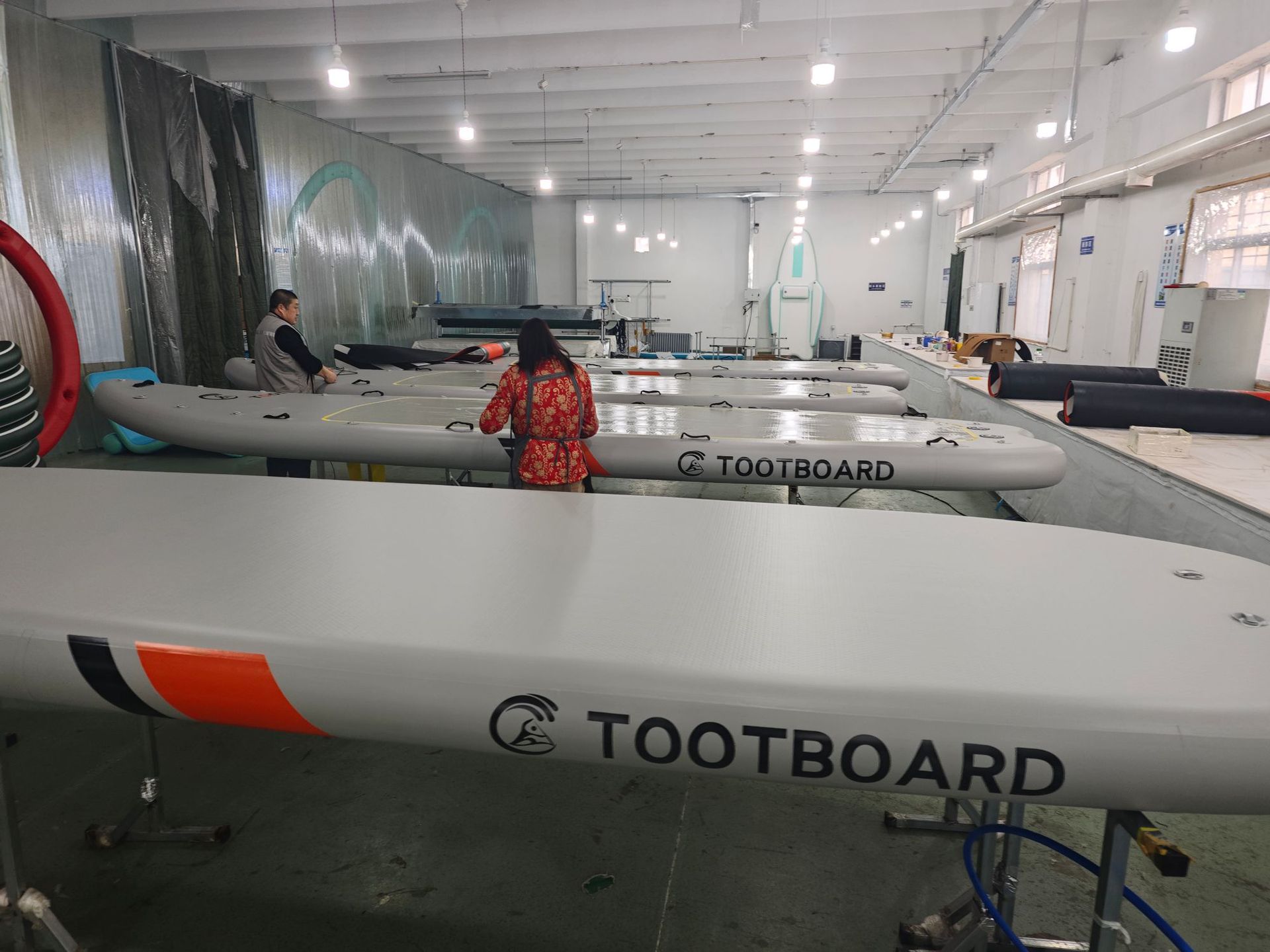 Inflatable 5.5-meter bus paddle board, standing multi person paddle board, popular PVC material inflatable paddle board in scenic spots