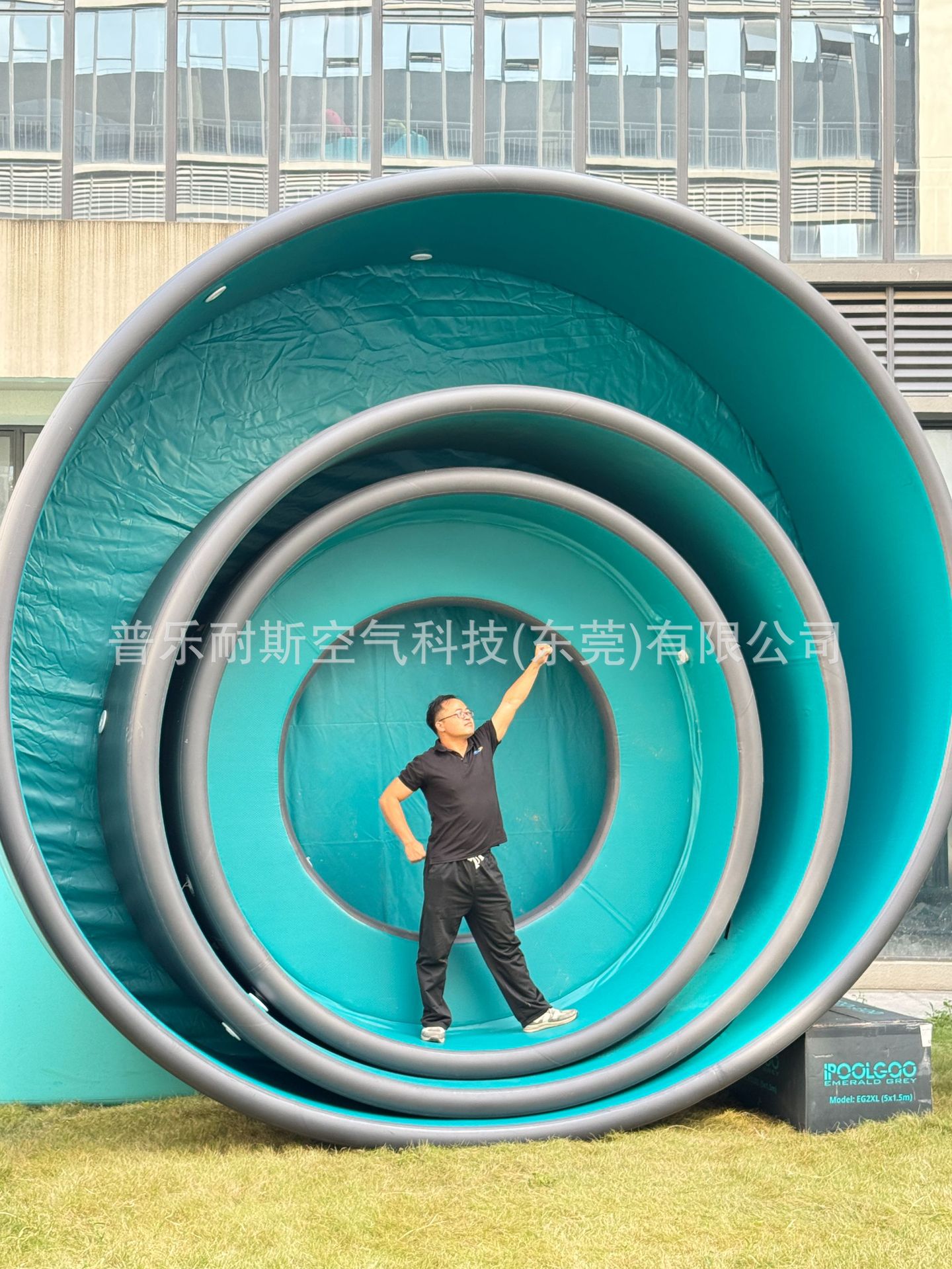 IPOOLGO double-layer inflatable brushed swimming pool circular PVC new technology with gray exterior and blue interior, novel and thickened swimming pool