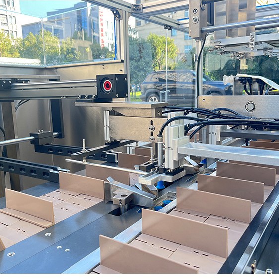 Prefabricated food automatic vacuum bagging machine, mask, bath towel, disposable bed sheet, four piece set, horizontal bagging machine