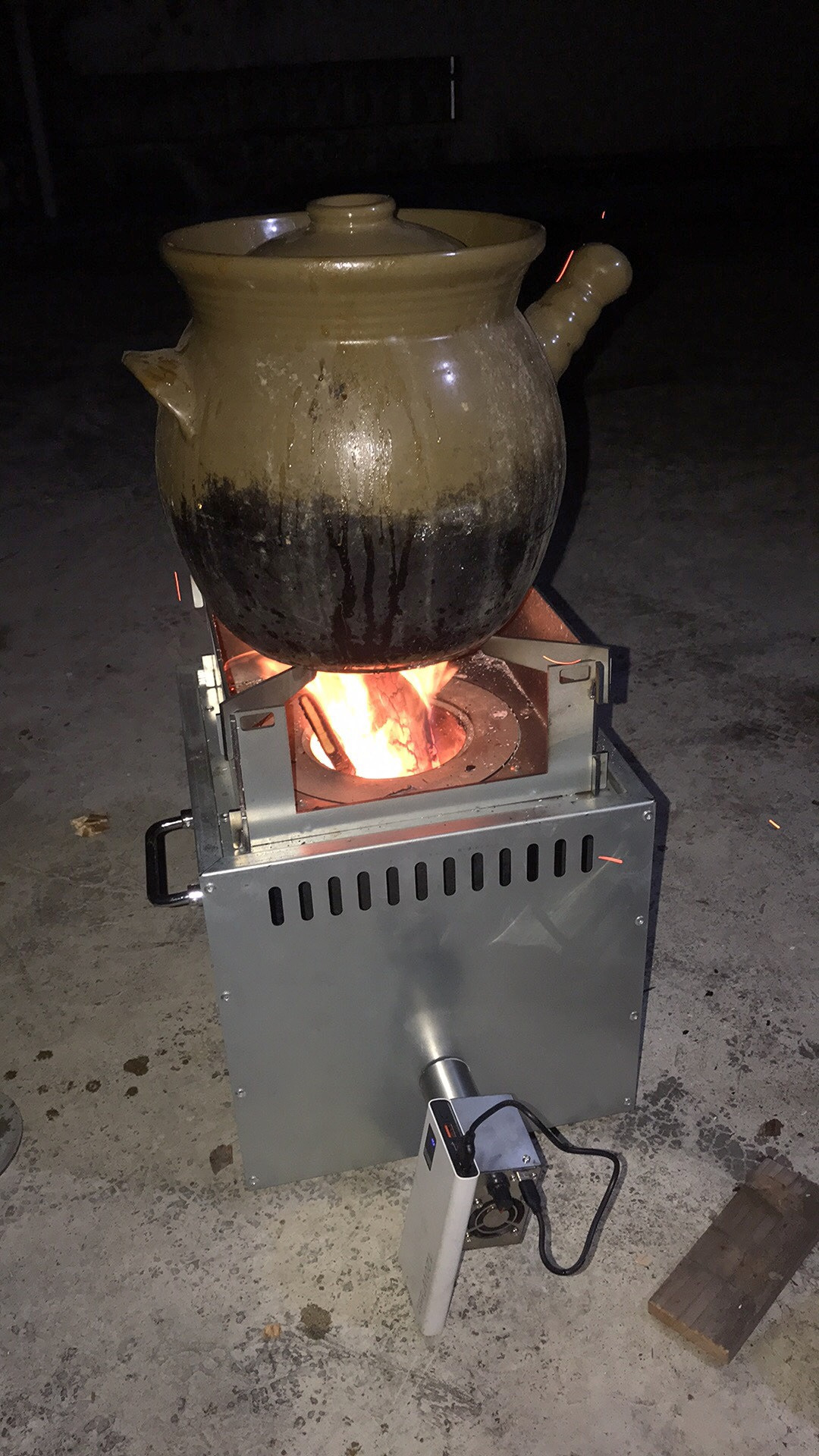 Outdoor firewood stove, travel raging stove, portable new type gasifier, household firewood burning new type of picnic stove