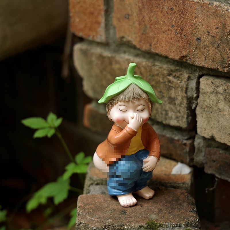 Cross border crafts, courtyard gardens, home decor, balconies, outdoor dwarves, funny pranks, statues, stickers, and hair replacement services