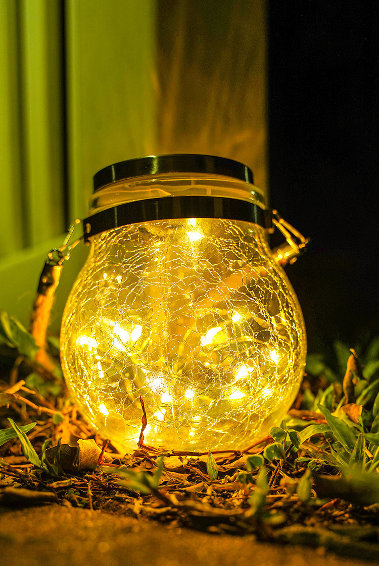 Solar powered cracked lights, outdoor courtyard gardens, internet famous small courtyard landscaping, balcony atmosphere decoration, hanging tree lights