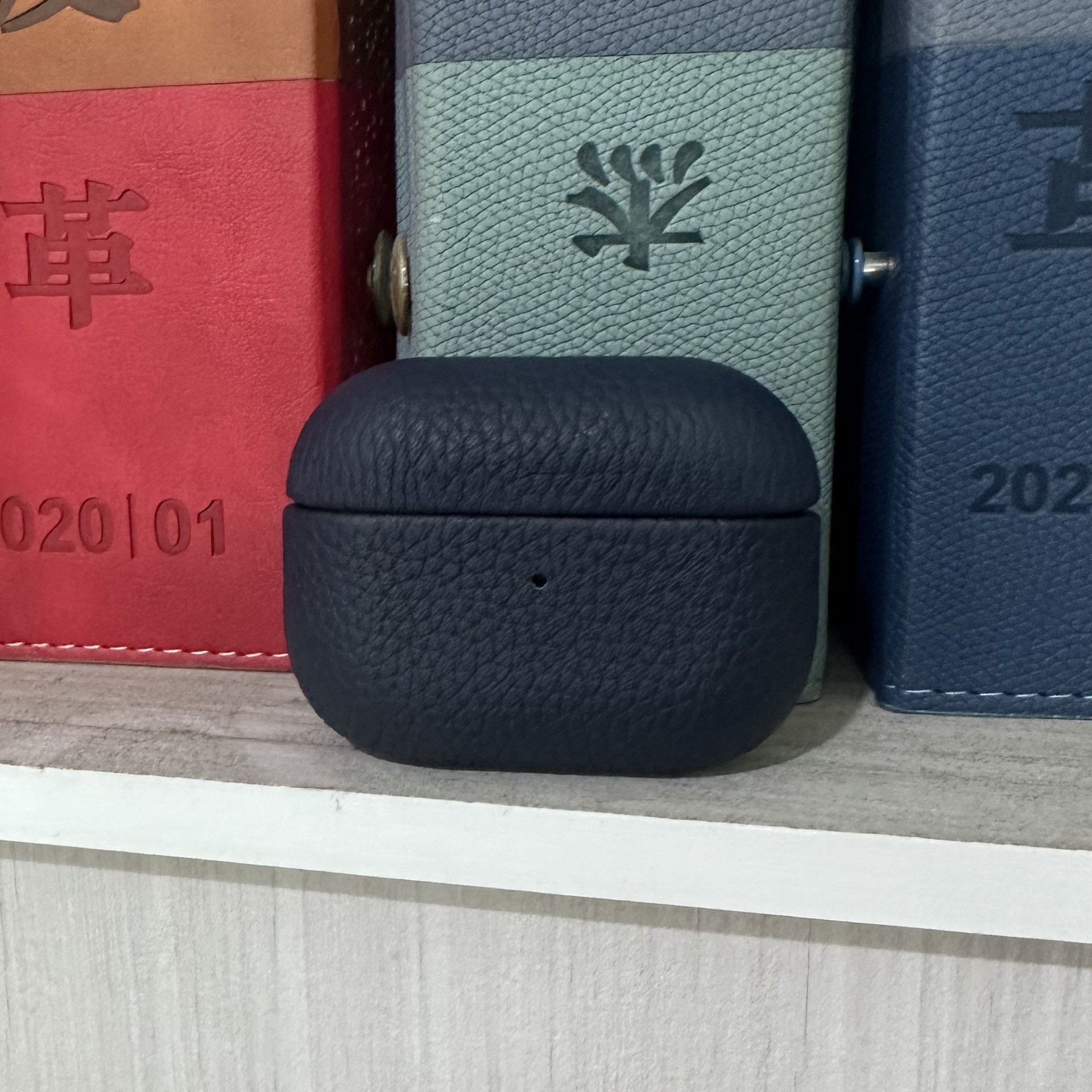 Spot Airpodspro3 protective case suitable for Apple earphones Airpods4 genuine leather lychee pattern earphone case