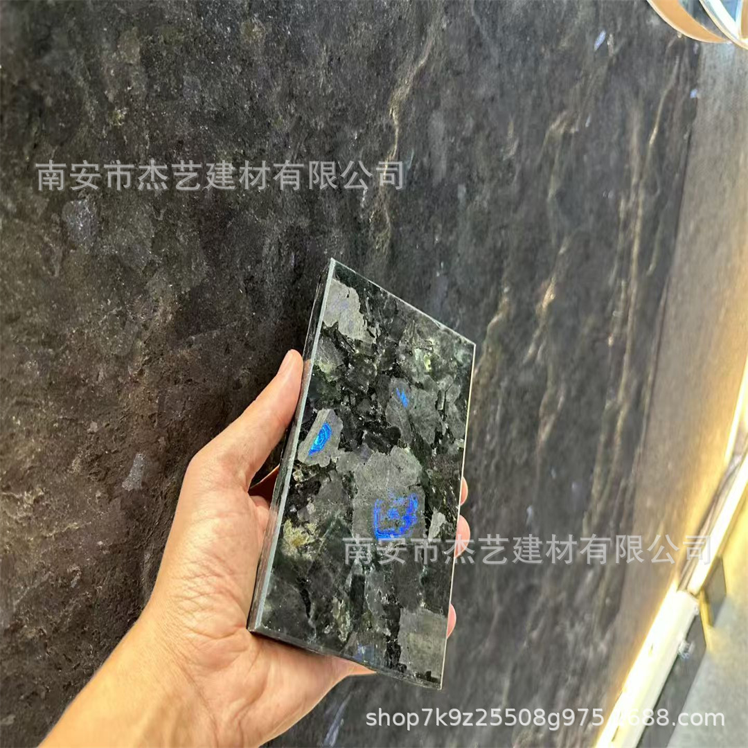 Образец натурального мрамора King's Stone