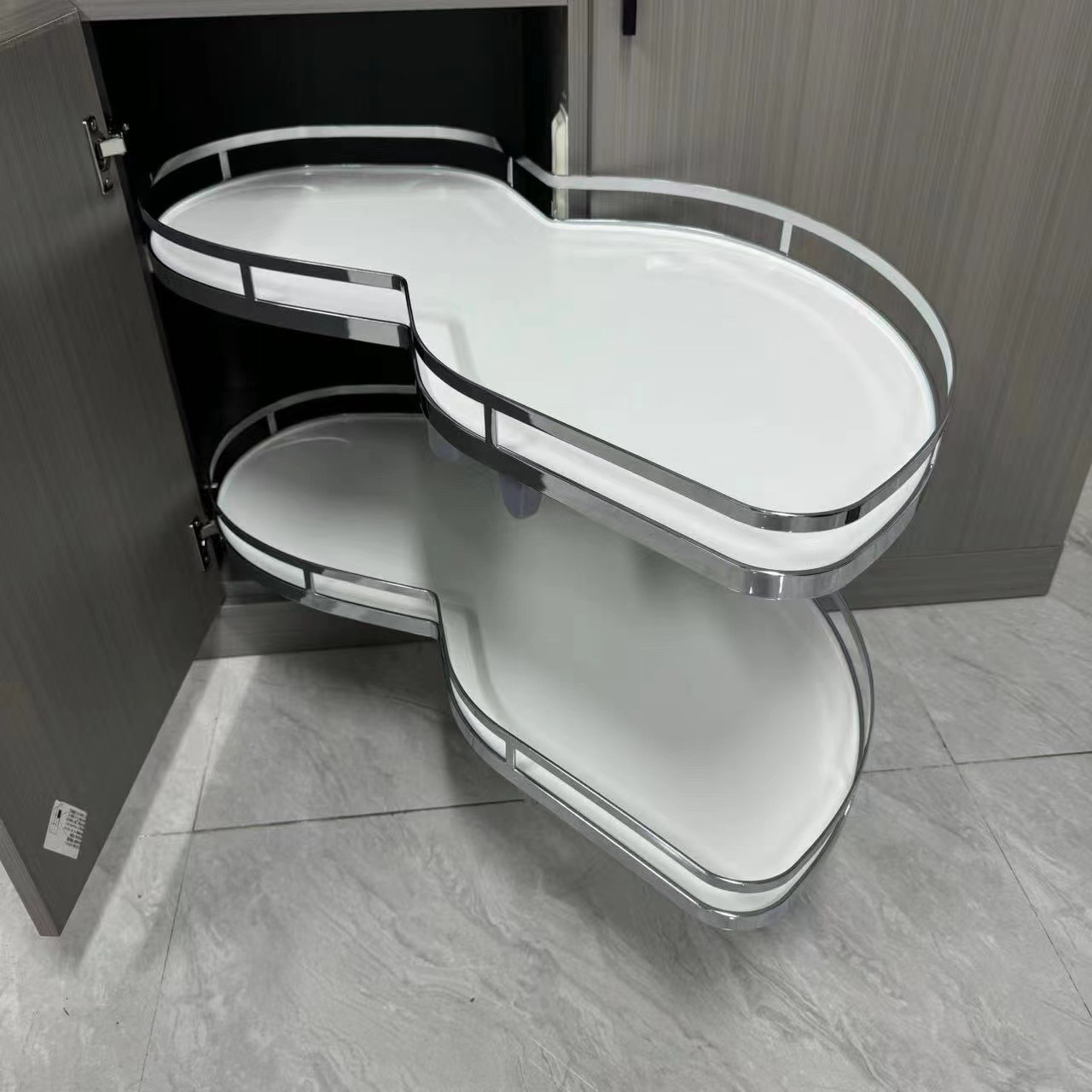 Угловая корзина шкафа вытаскивает все маленькие кухонные блюда для хранения шкаф