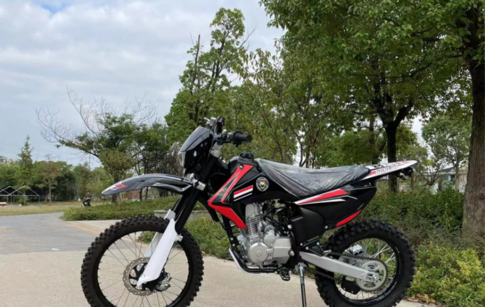 Мотоцикл кроссовый Qifu R8 250CC