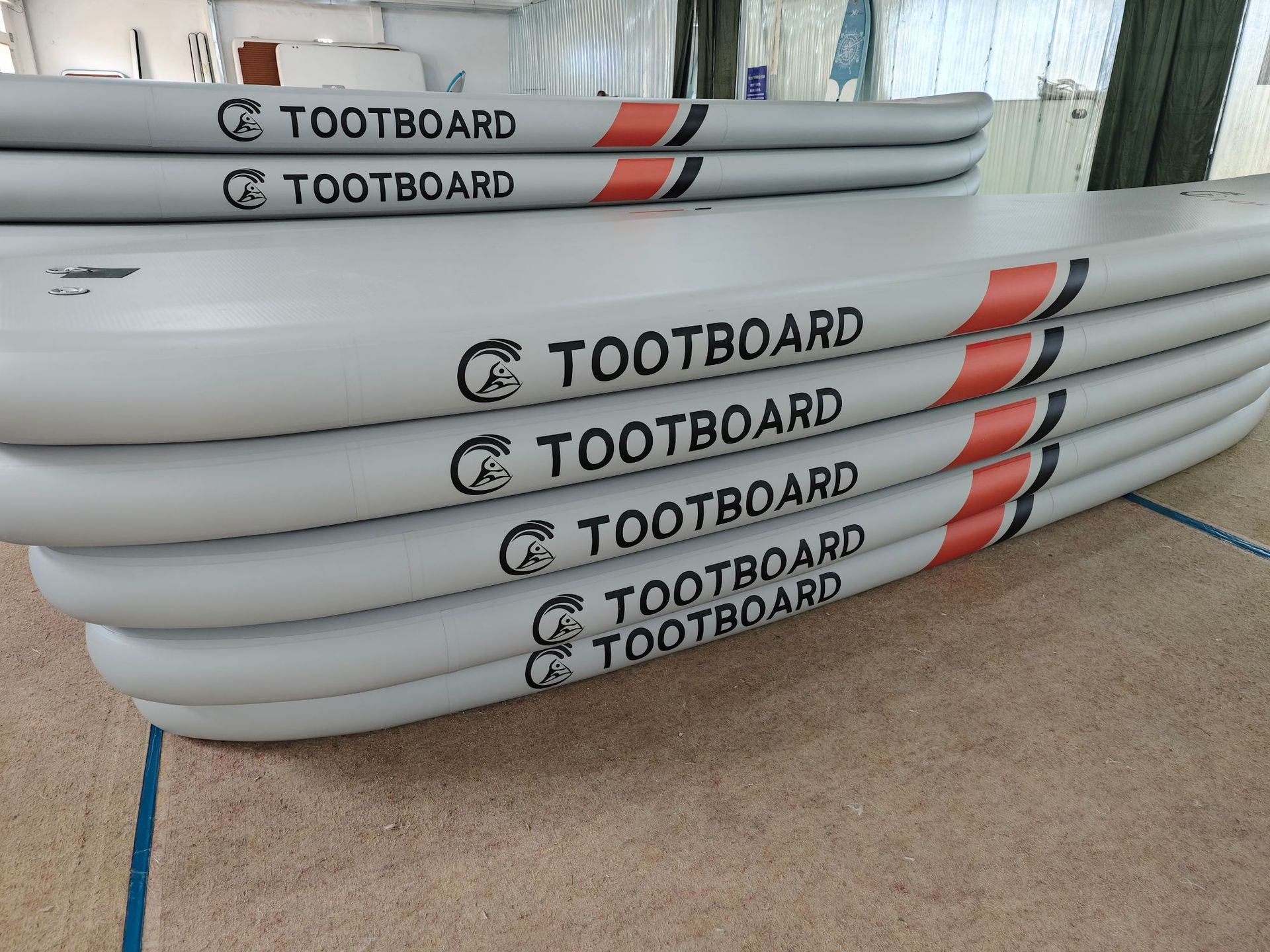 Inflatable 5.5-meter bus paddle board, standing multi person paddle board, popular PVC material inflatable paddle board in scenic spots