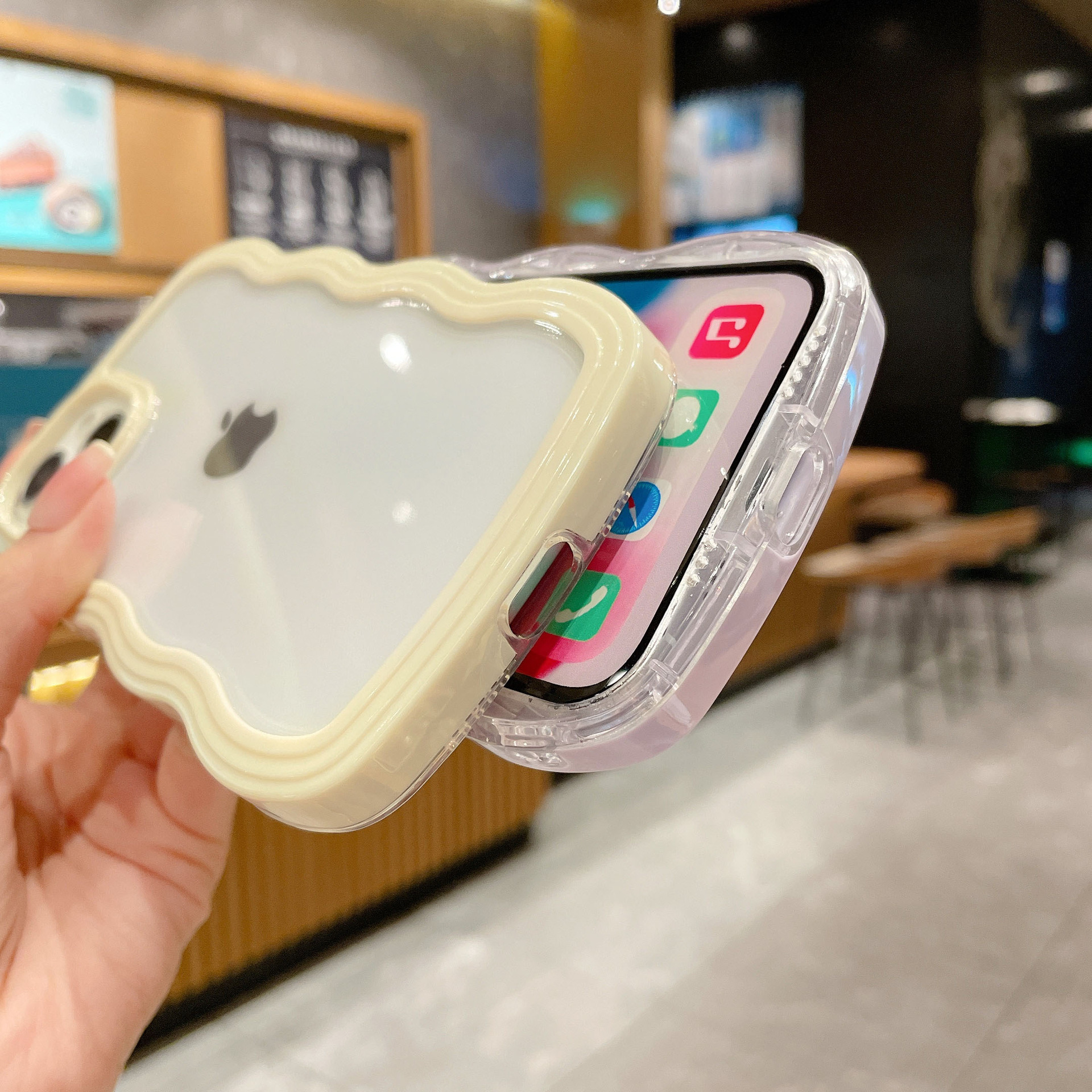 适用iPhone17pro max苹果16手机壳新款糖果色边框15/13二合一波浪
