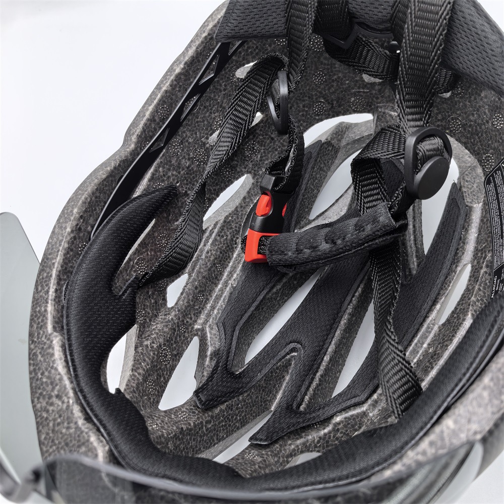 YUMAJ Allroad Sports, Leisure, Commuting, Multi functional Highway, Mountain Bike Riding, Taillight Helmet