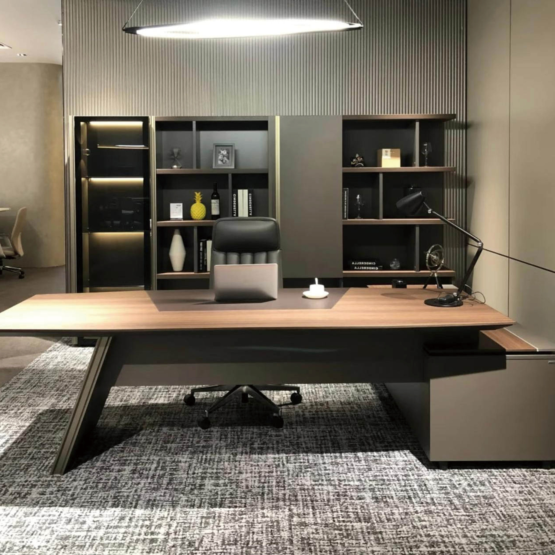 Boss's desk, office desk, large shift desk, office furniture, desk and chair combination, light luxury, high-end feeling, modern simplicity, one person workstation