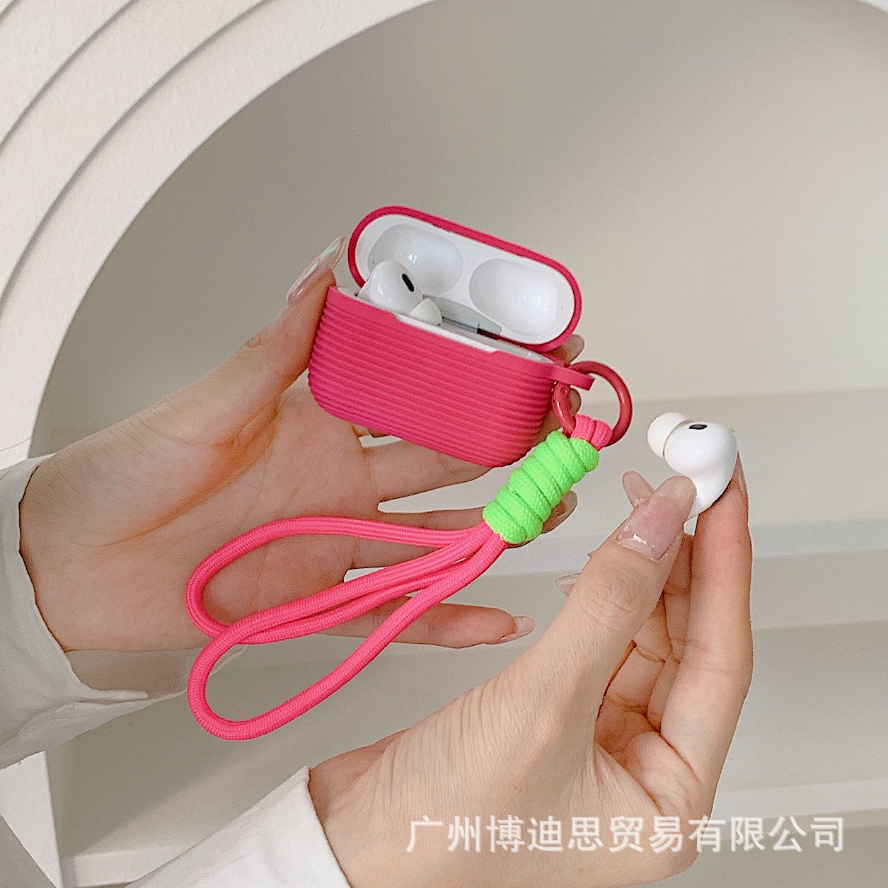 硅胶苹果耳机套软硅胶带手绳airpods2025pro3耳机壳手绳肤感软壳