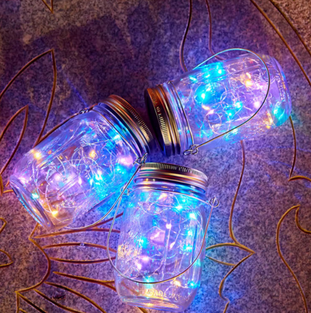 Solar powered cracked lights, outdoor courtyard gardens, internet famous small courtyard landscaping, balcony atmosphere decoration, hanging tree lights